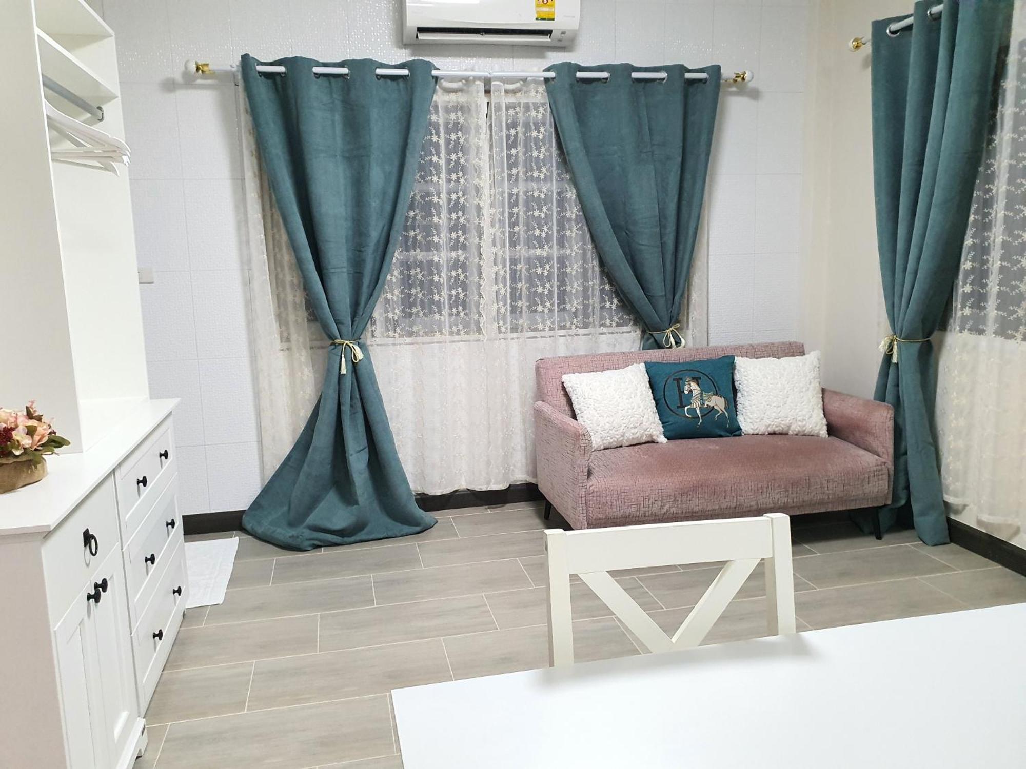 3 Bedroom Cozy Skytrain View Bkk * Bangkok