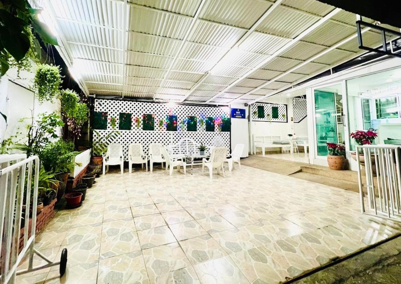 Acomodação com café da manhã  Ree House-asoke Bts Banguecoque