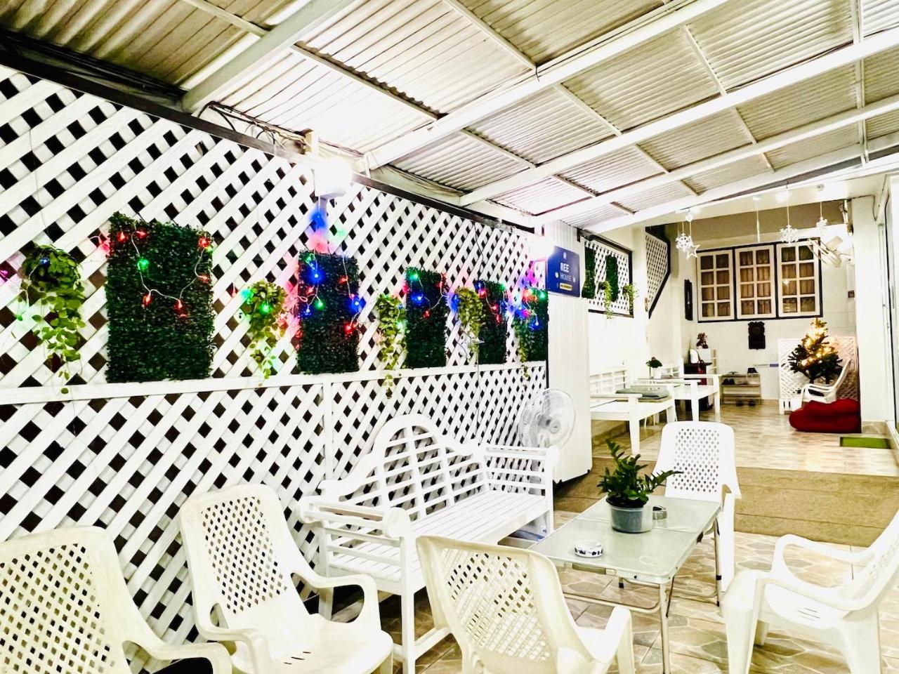 Ree House-asoke Bts Acomodação com café da manhã  Banguecoque