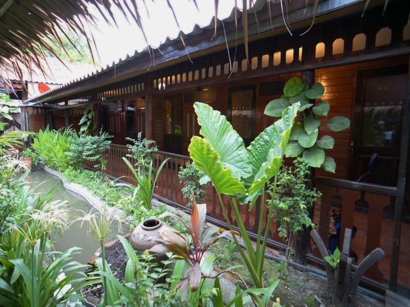 Resort Khum Bang Kaew