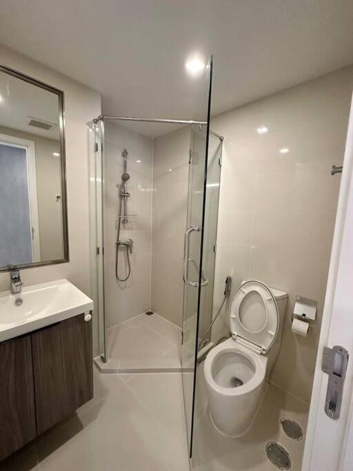 Circle Rein Sukhumvit 12 Two Bedrooms Pangsapuri