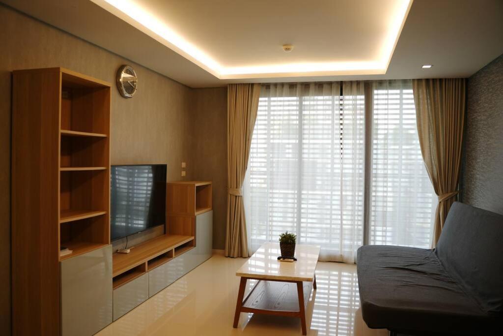 Circle Rein Sukhumvit 12 Two Bedrooms Pangsapuri Bangkok