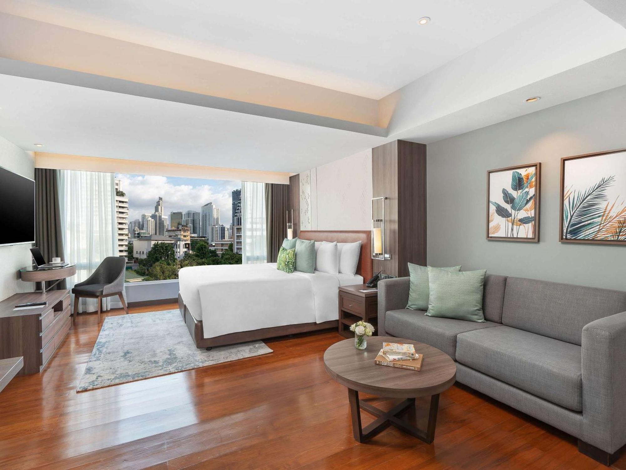 Novotel Living Sukhumvit Legacy 4*