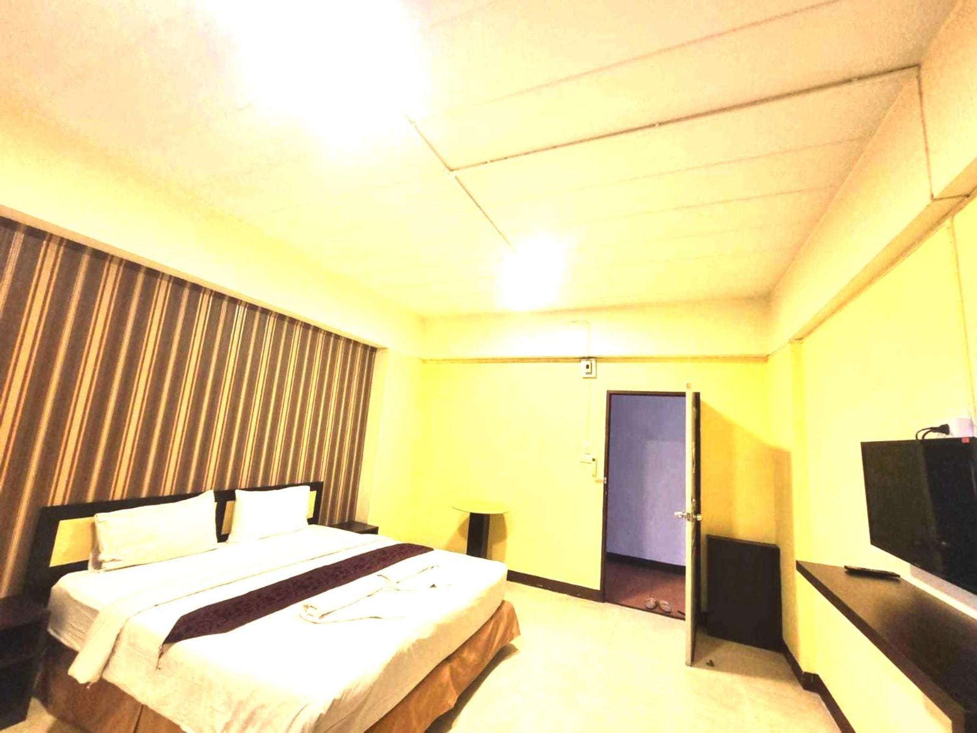 Oyo 75460 Baansang Place Suvarnabhumi Hotel Bangkok