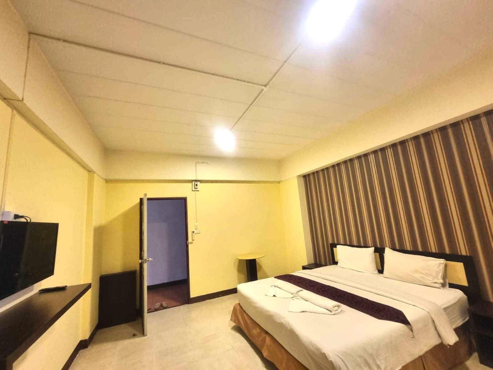 Oyo 75460 Baansang Place Suvarnabhumi Hotel Bangkok