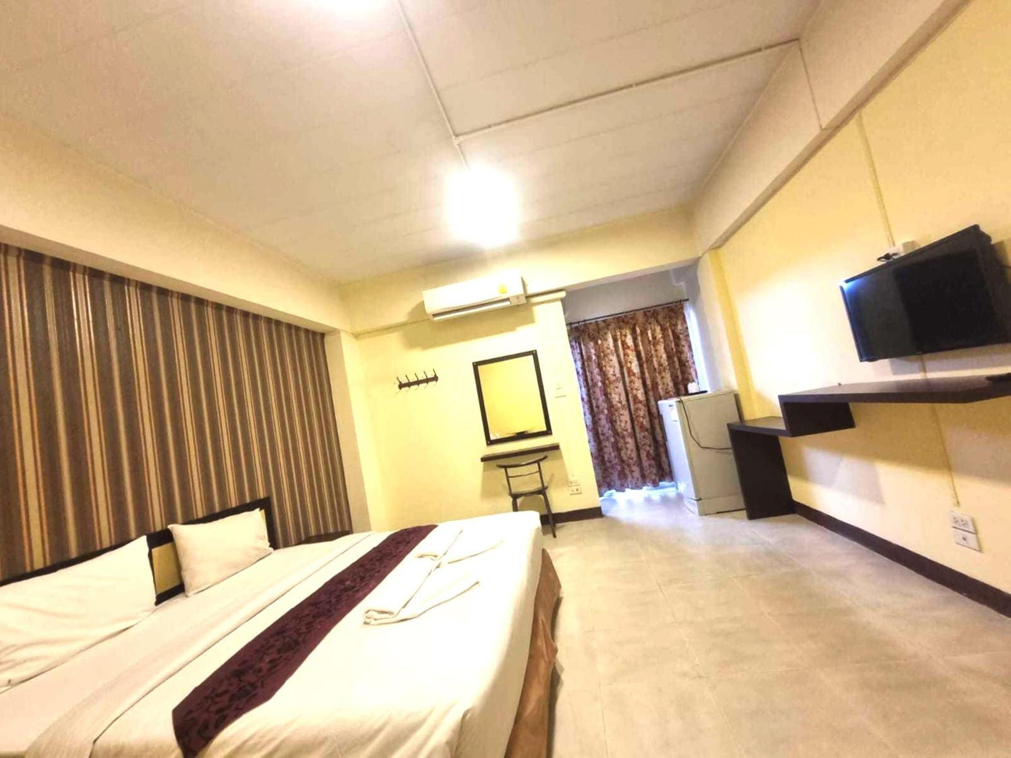 Oyo 75460 Baansang Place Suvarnabhumi Hotel 2*