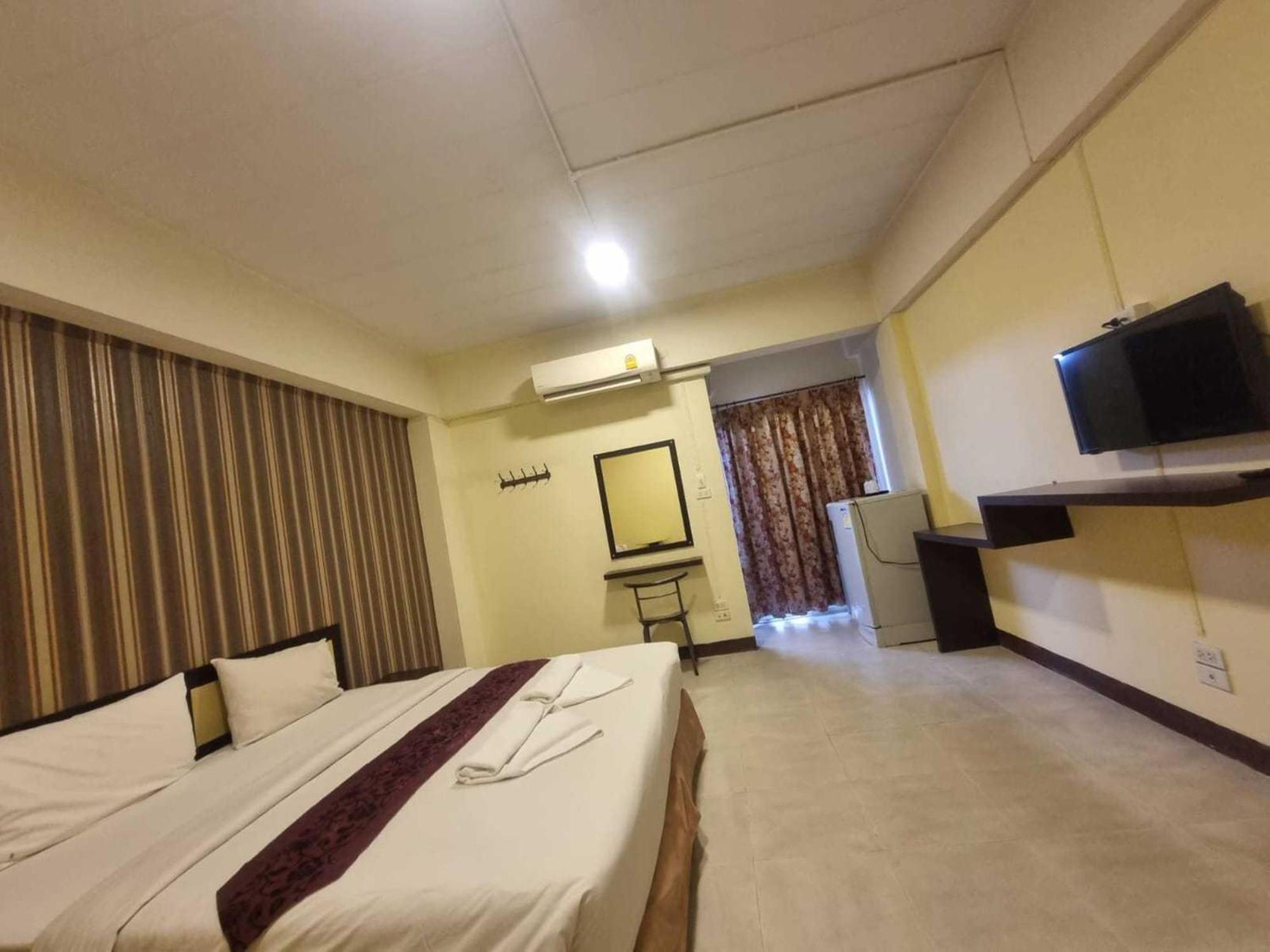 Oyo 75460 Baansang Place Suvarnabhumi Hotel