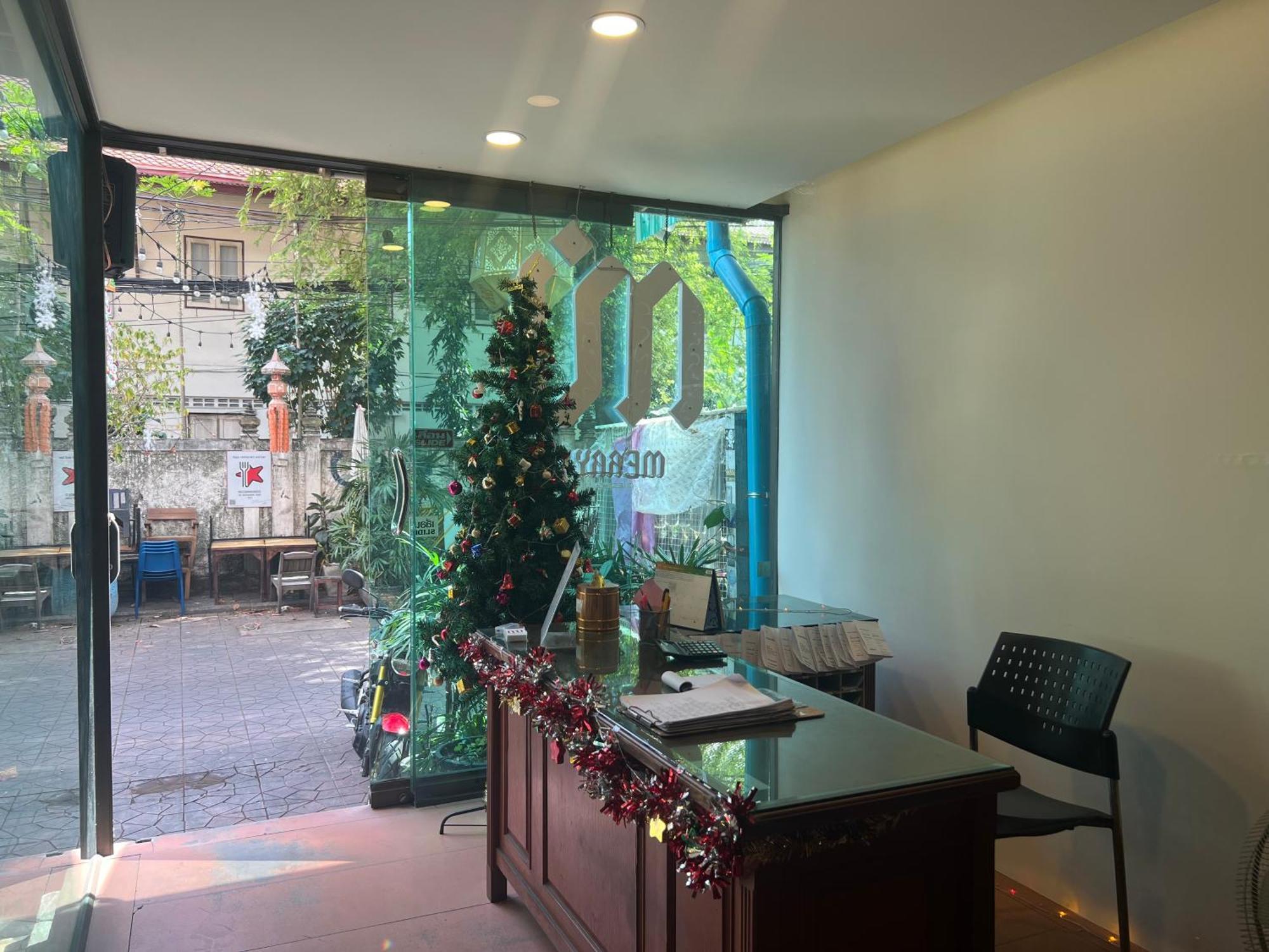 Gjestgiverier Merry V Bangkok