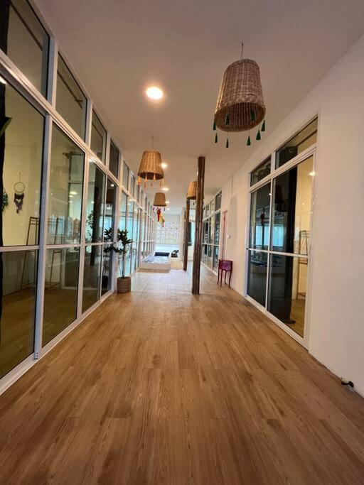 Apartment Roof 4br Private Floor, China Town, Center *