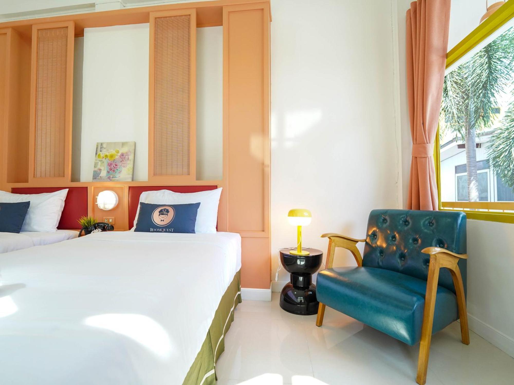 Roomquest Pratunam Hotel