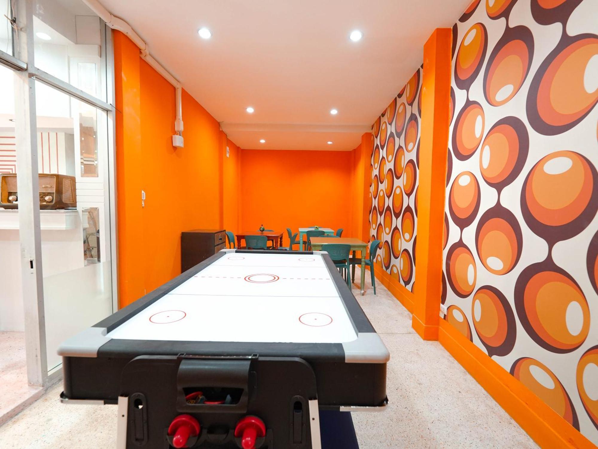Roomquest Pratunam Hotel