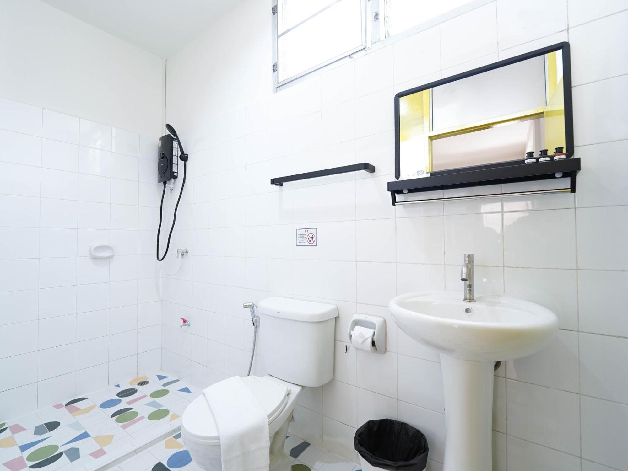 Roomquest Pratunam