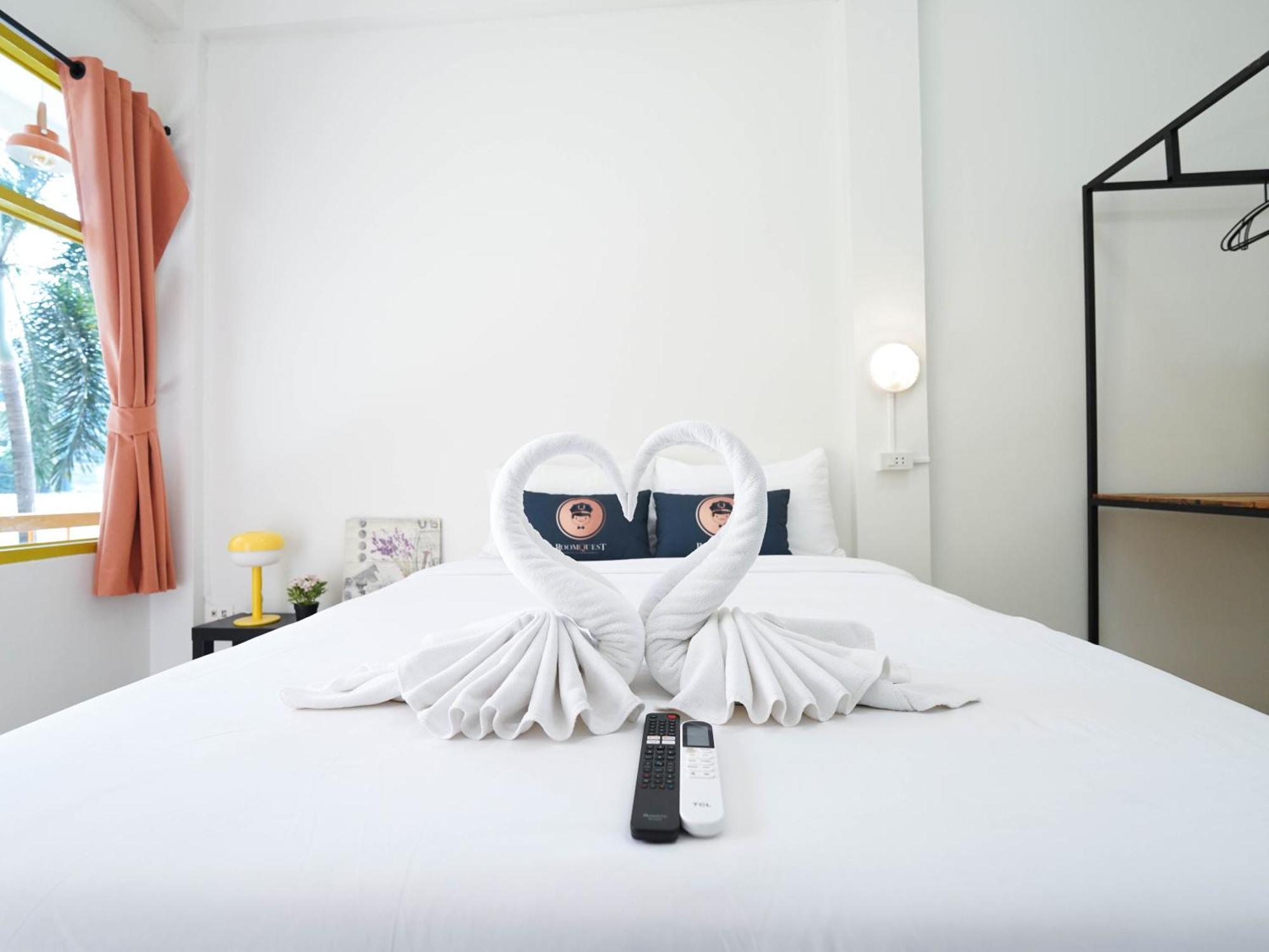 Roomquest Pratunam Bangkok