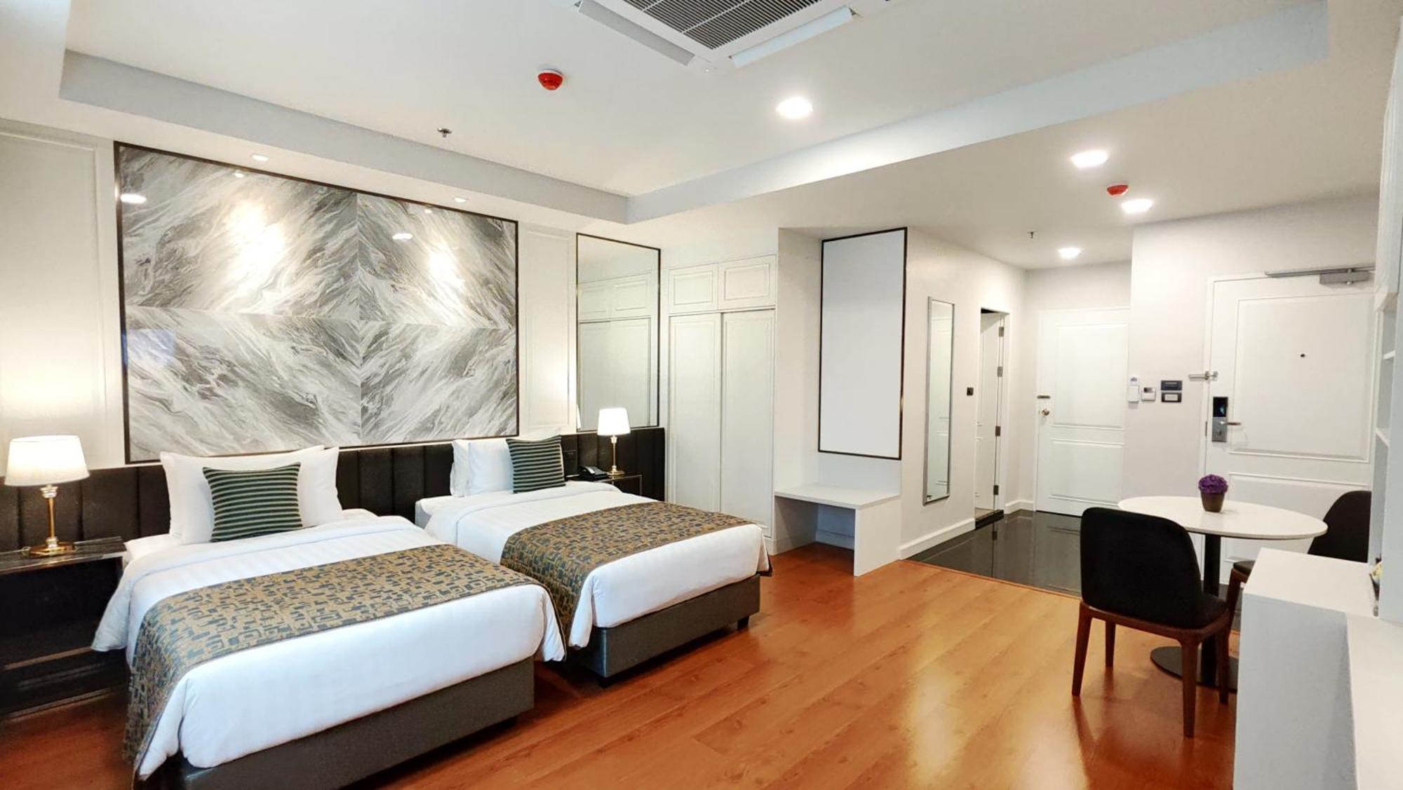 Hotel The Bless And 4*