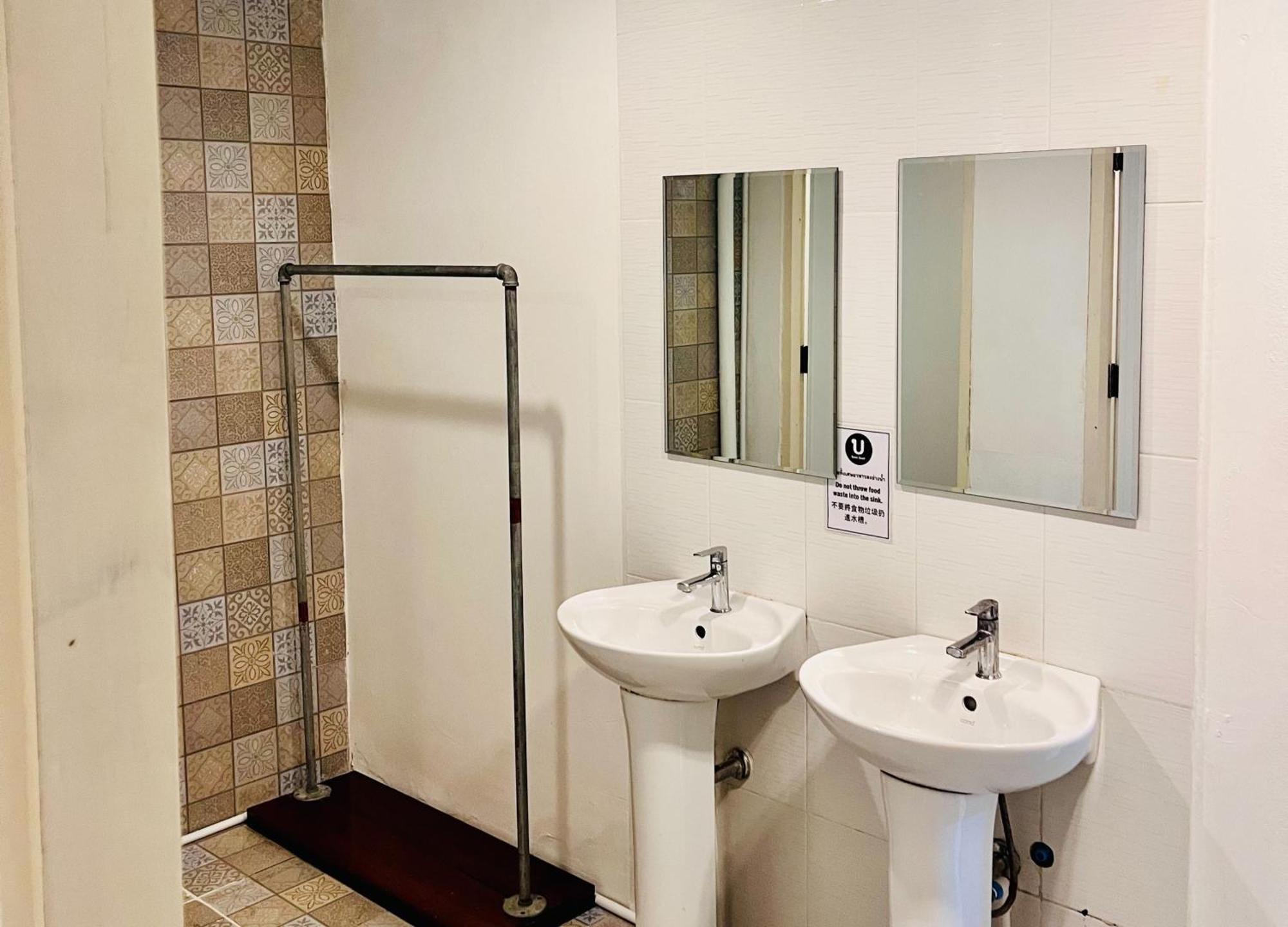 Baan33 Check In By Yourself Code Inbox 4fl Behind Amazon Cafe Apartment