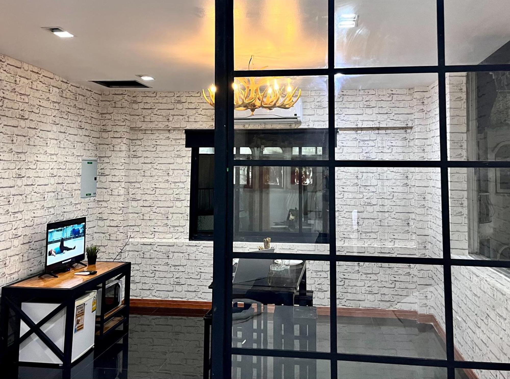 Apartment Baan33 Check In By Yourself Code Inbox 4fl Behind Amazon Cafe *