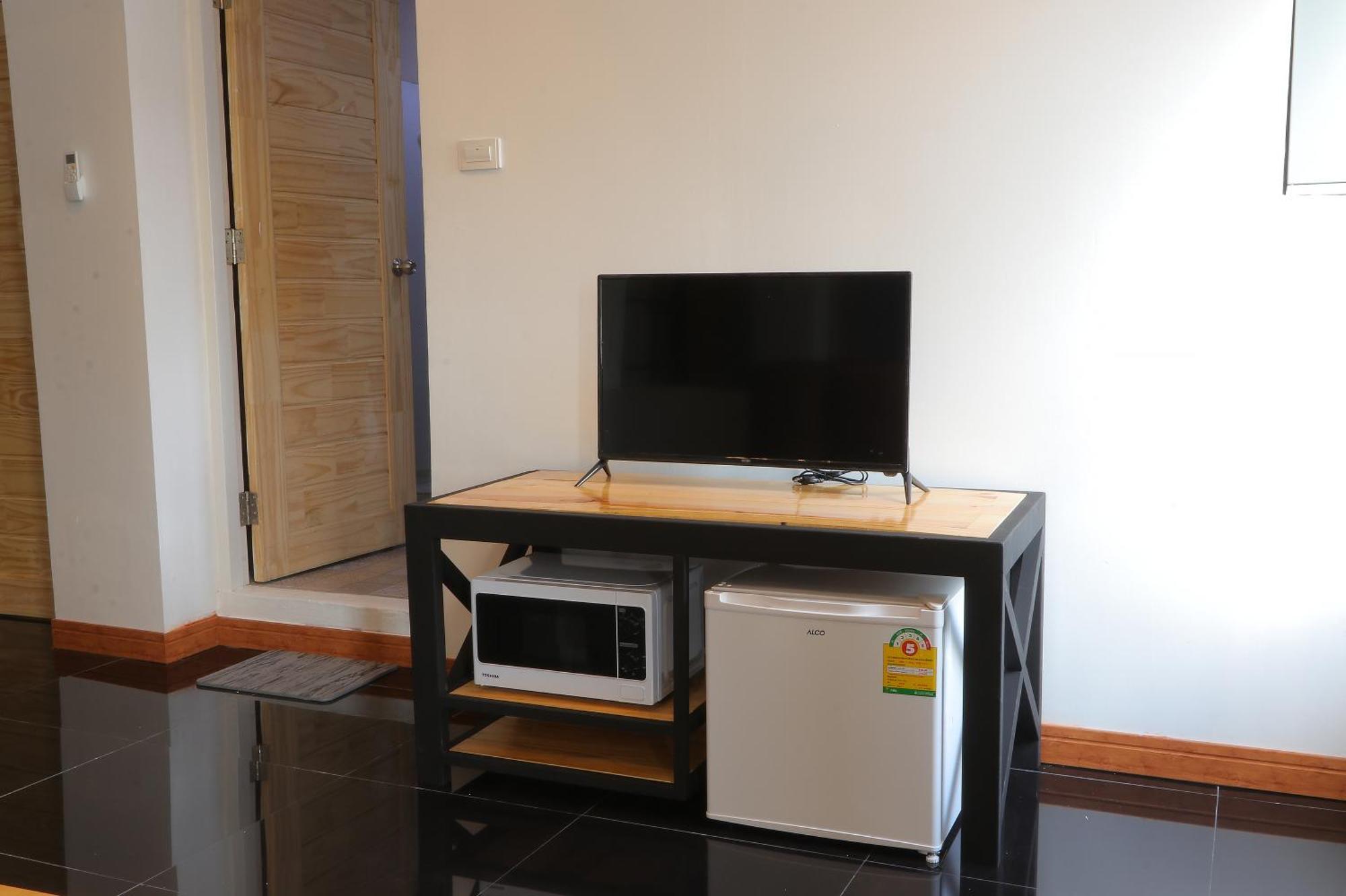 Baan33 Check In By Yourself Code Inbox 4fl Behind Amazon Cafe Apartment Bangkok