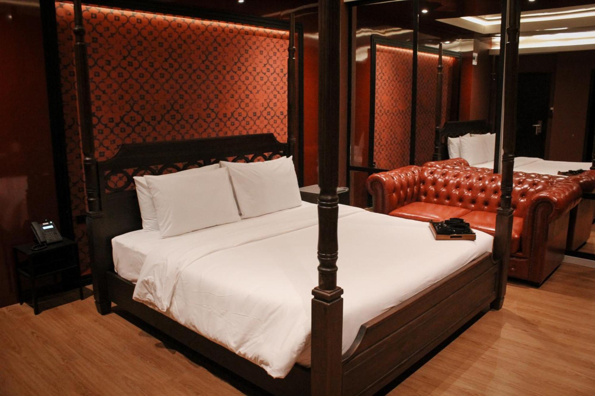 G Boutique Silom Khách sạn 3*