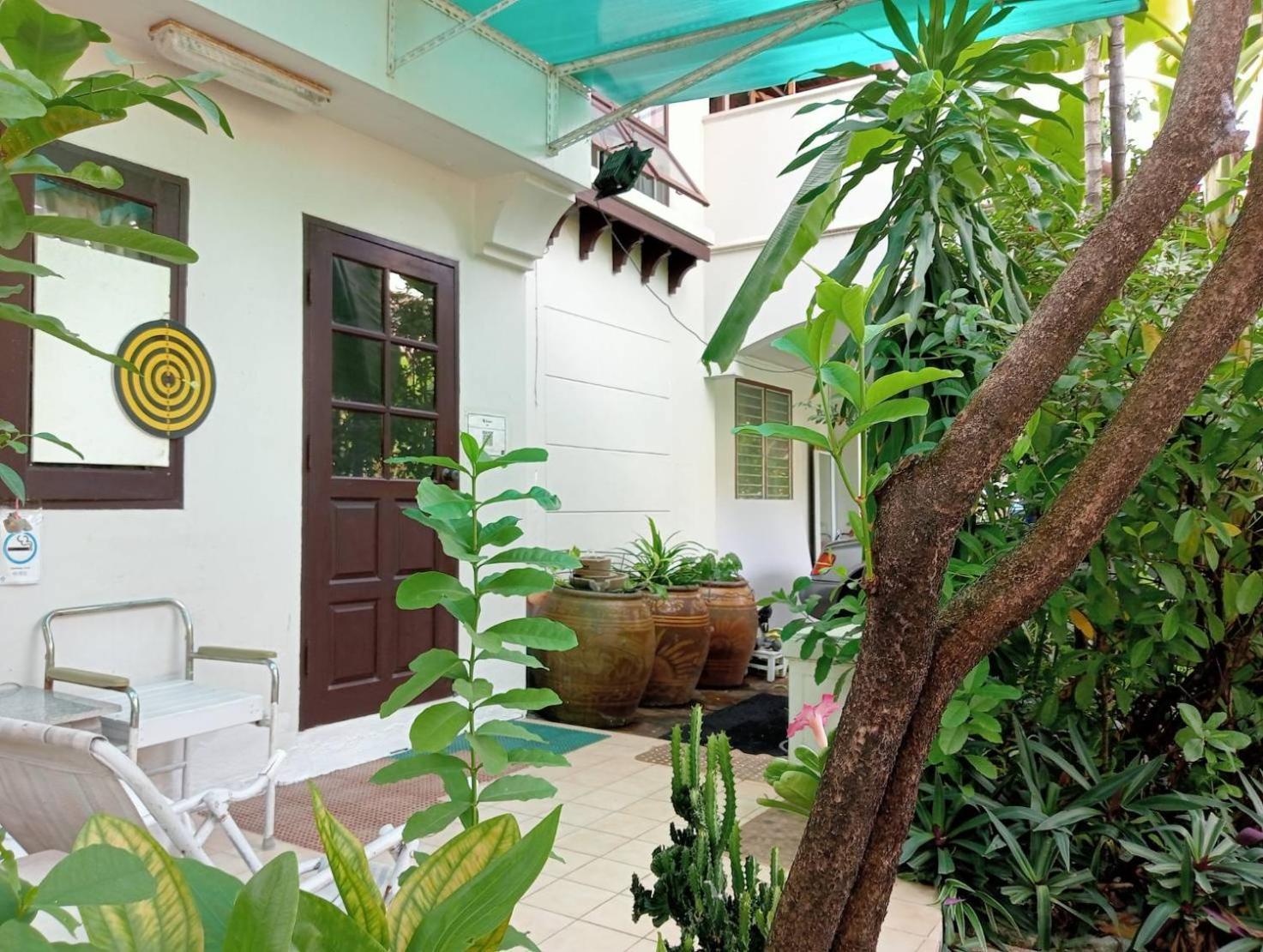 Guest house Young And Beautiful Bangkok
