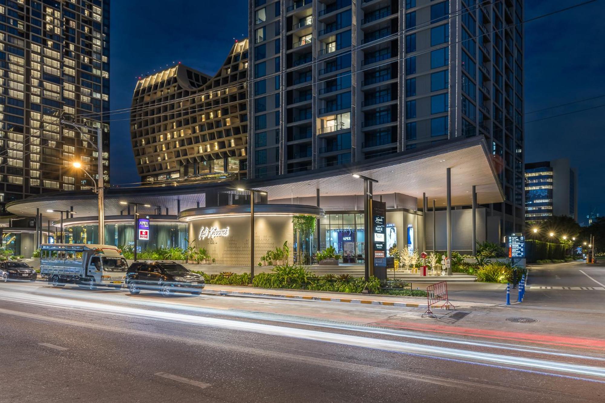 Holiday home Rooftop Paradise Newly Built 900meters To Chidlombts And Central World Free Airport Pickup *