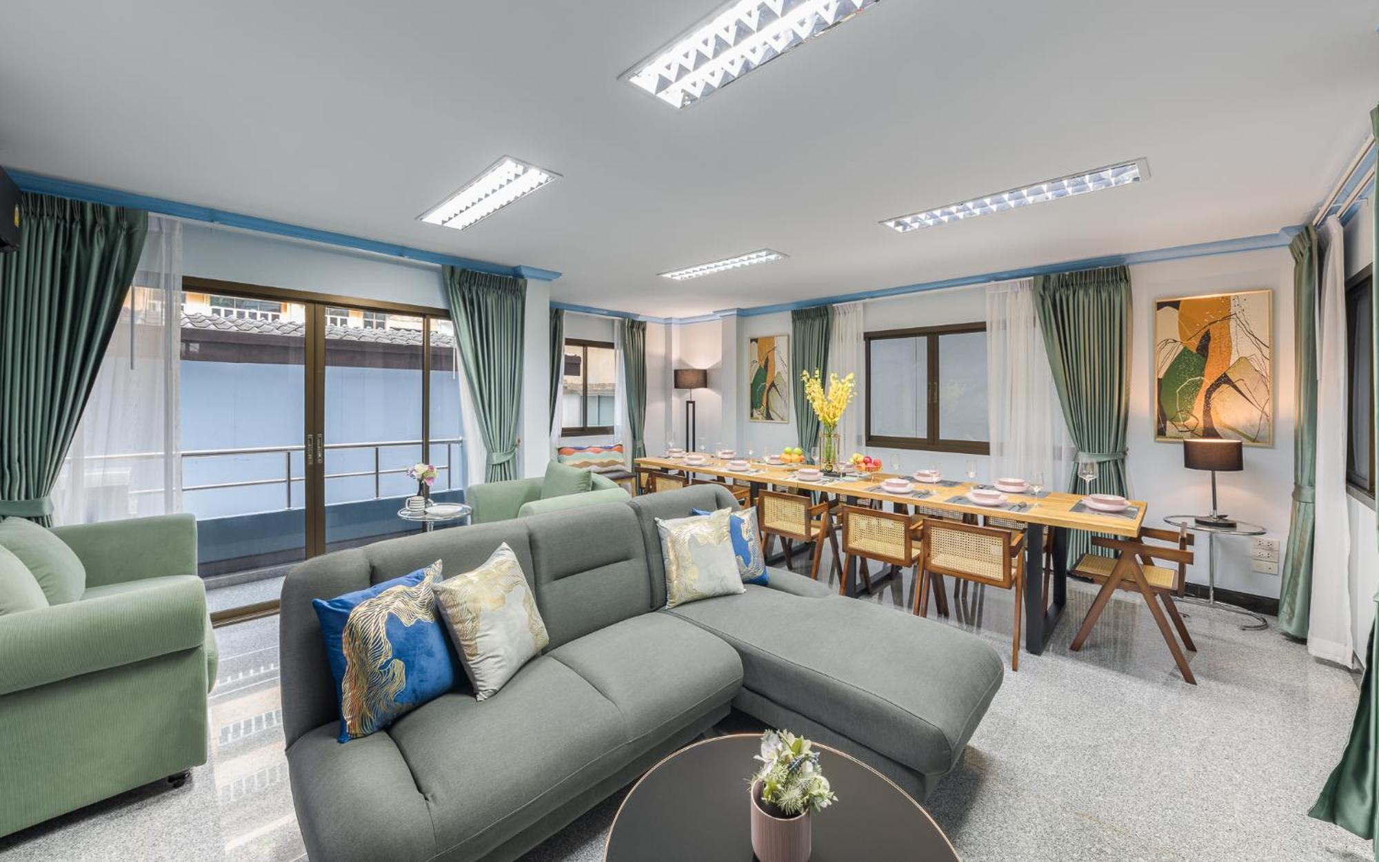 Rooftop Paradise Newly Built 900meters To Chidlombts And Central World Free Airport Pickup Holiday home