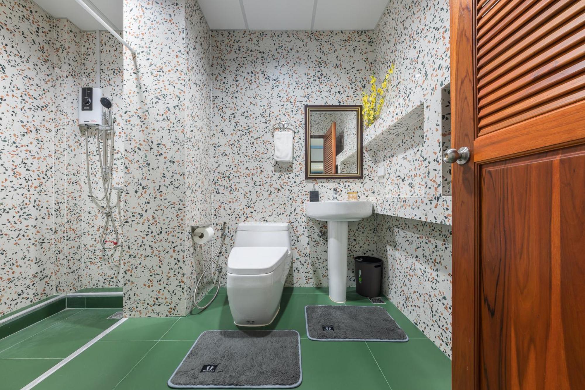 Holiday home Rooftop Paradise Newly Built 900meters To Chidlombts And Central World Free Airport Pickup *
