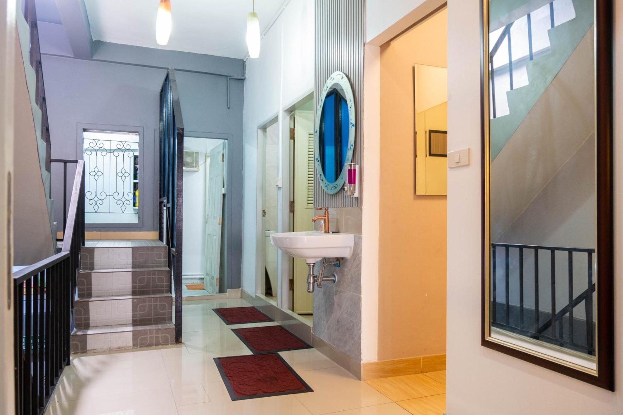 Usman Halal Auberge de jeunesse Bangkok