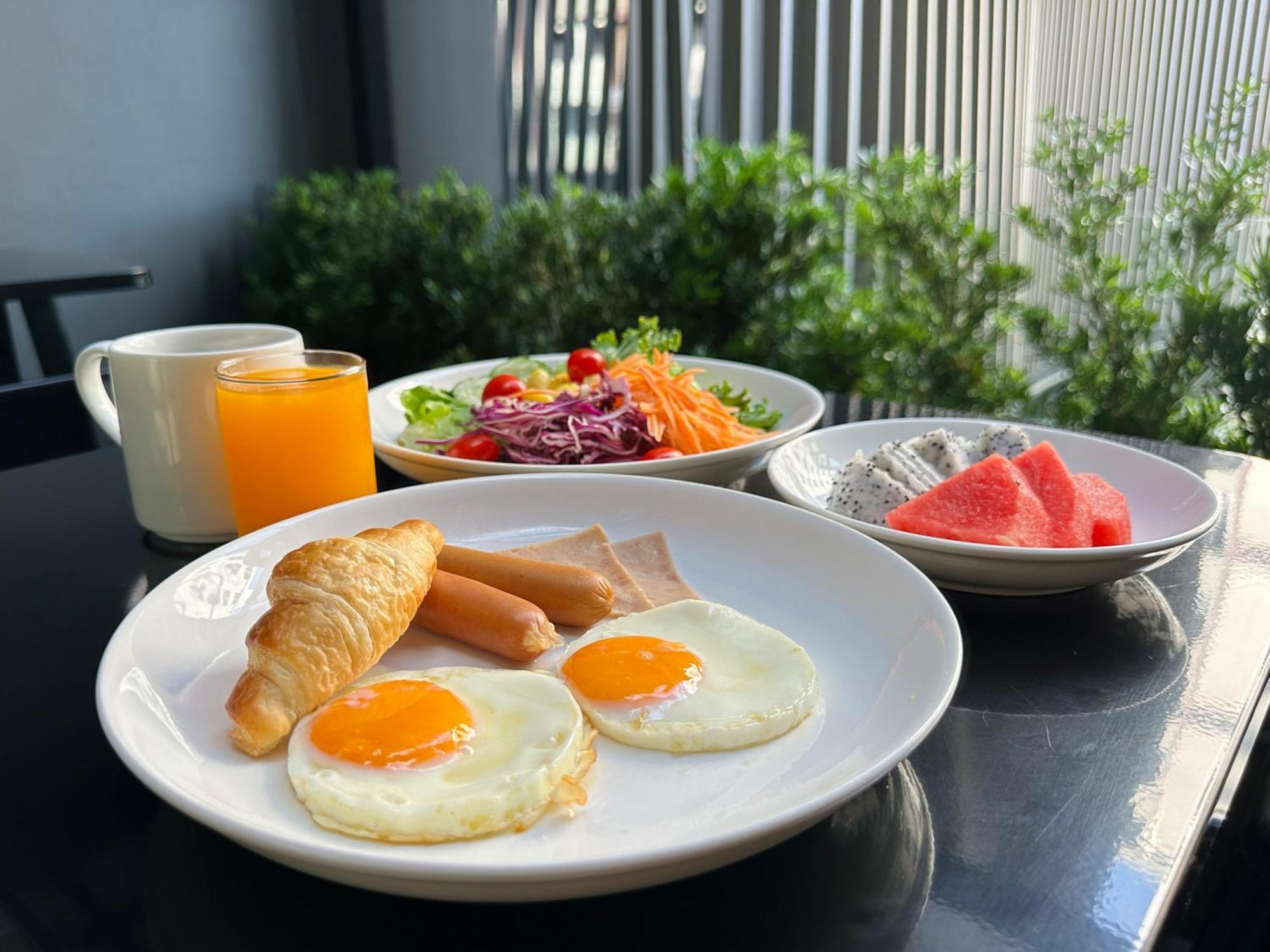 Khách sạn Western Ratchada