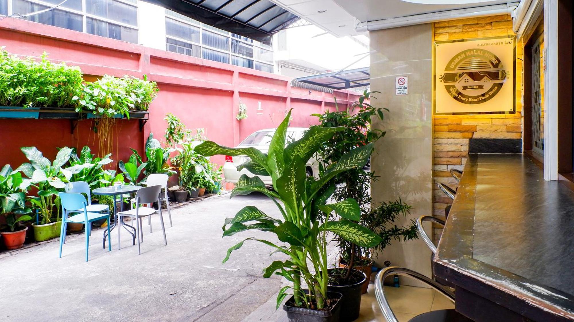 Vandrerhjem Usman Halal Bangkok
