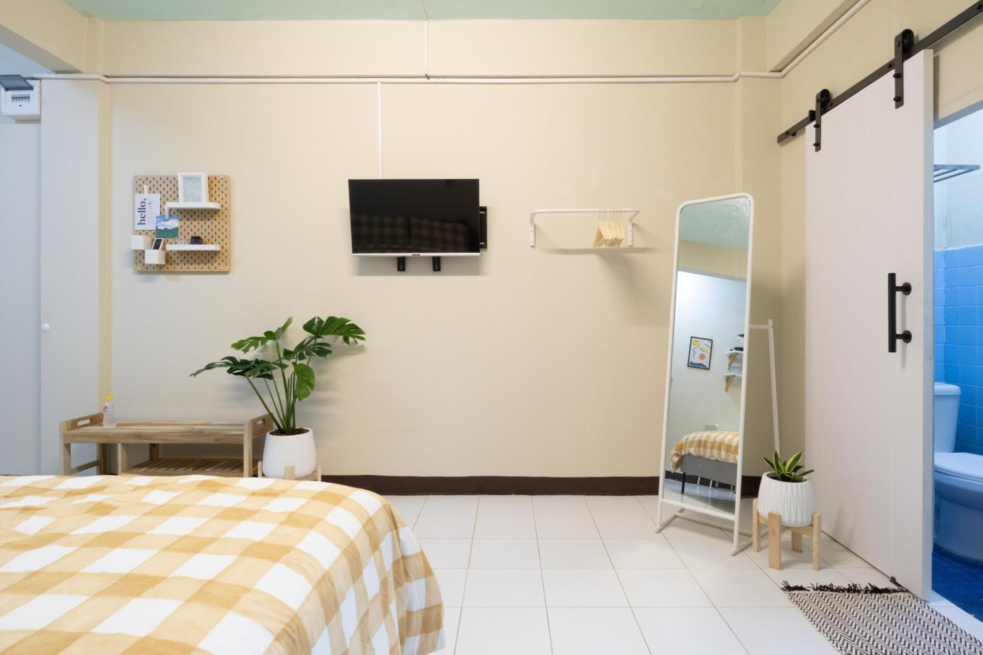 204hideaway-local With Street Food Only 15 Min Walk To Skytrain Pangsapuri