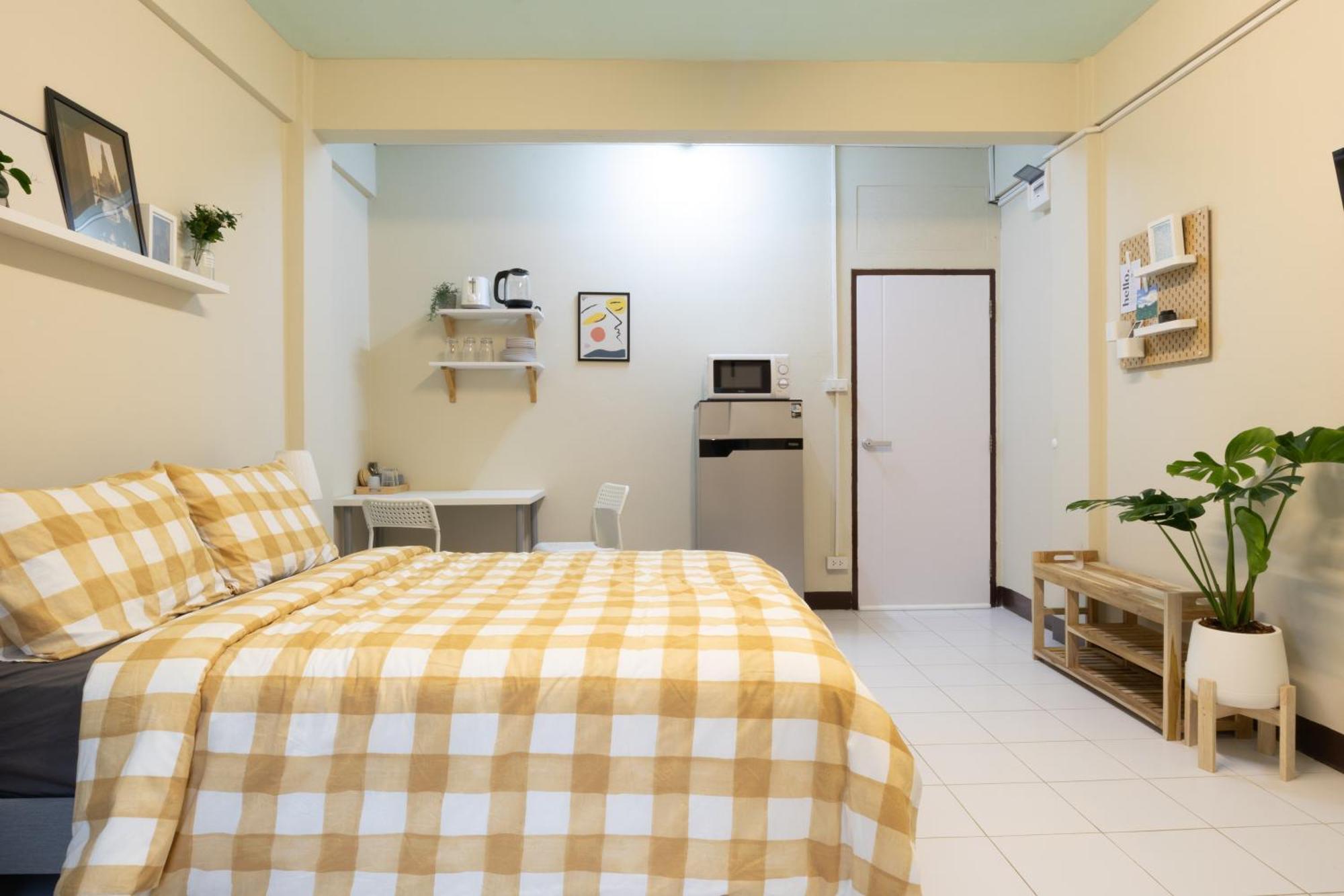 Pangsapuri 204hideaway-local With Street Food Only 15 Min Walk To Skytrain *