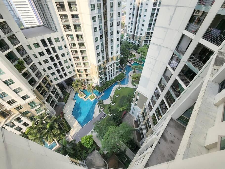 3 Bed 2 Bath Unit Near Jodd Fair Market Apartment *