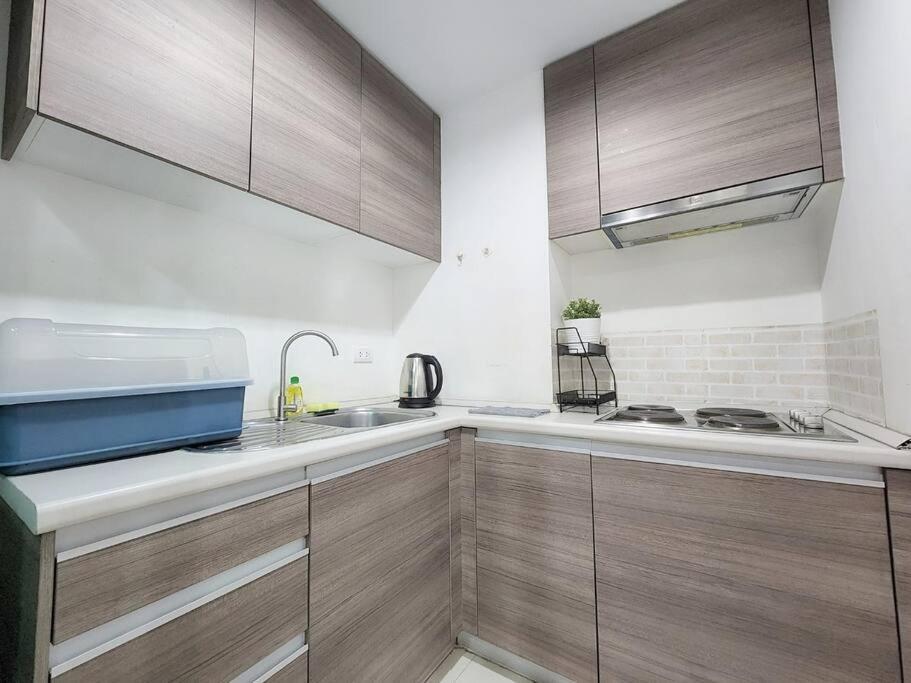 3 Bed 2 Bath Unit Near Jodd Fair Market Apartment *