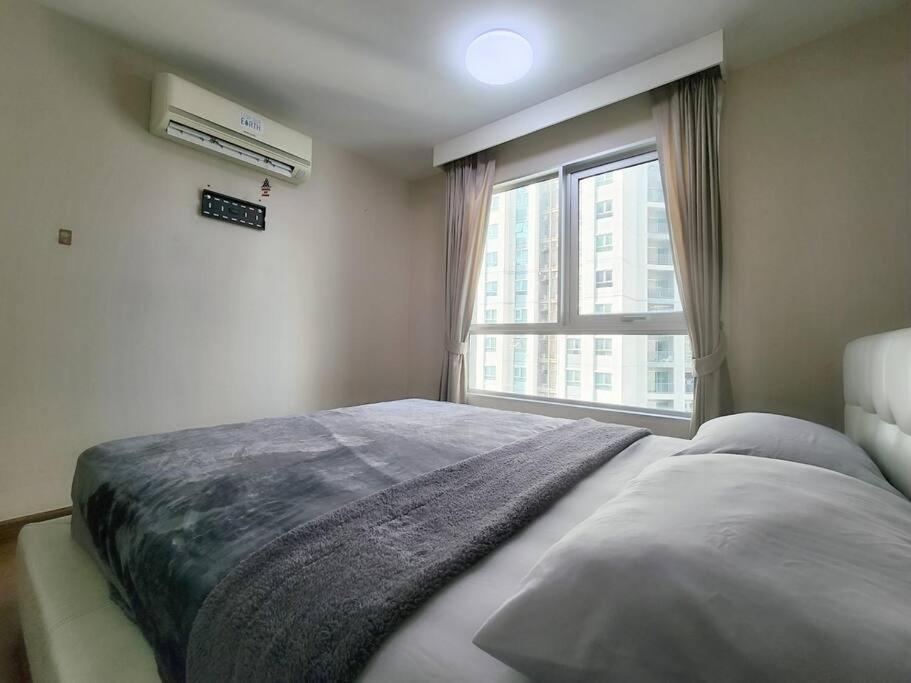 Apartment 3 Bed 2 Bath Unit Near Jodd Fair Market