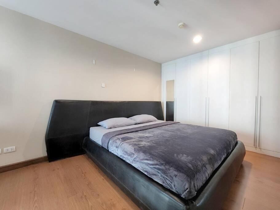 Apartment 3 Bed 2 Bath Unit Near Jodd Fair Market