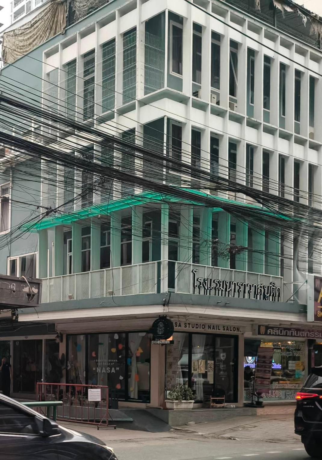 Homie & Cafe Hotel