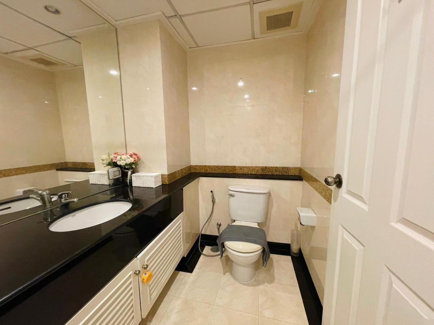 Supalai Oriental Place Apartment