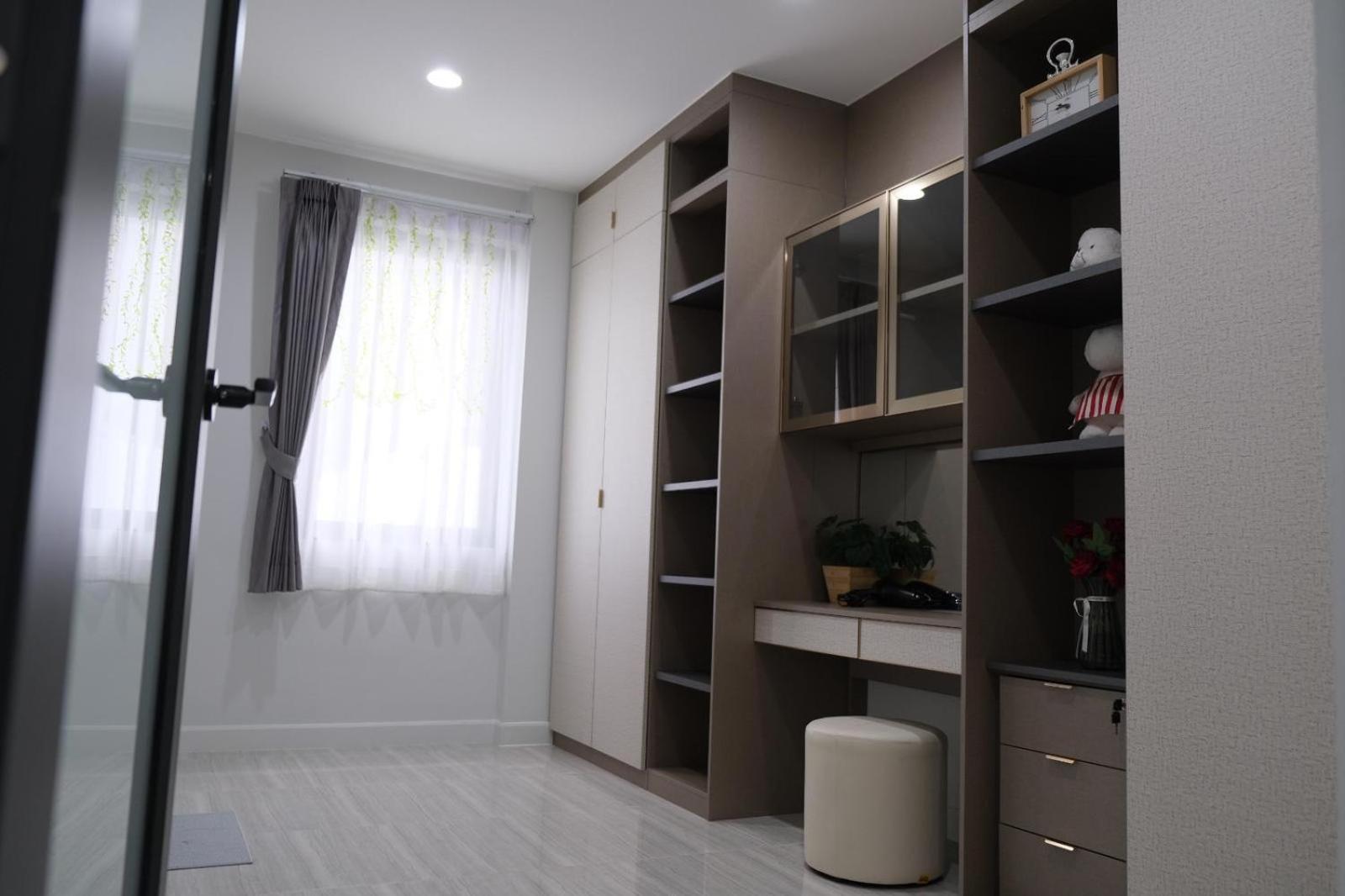 Cheri's Homestay: Townhouse Near Thong Lo Bts *