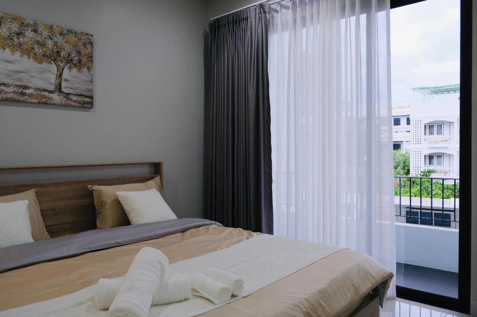 Cheri's Homestay: Townhouse Near Thong Lo Bts
