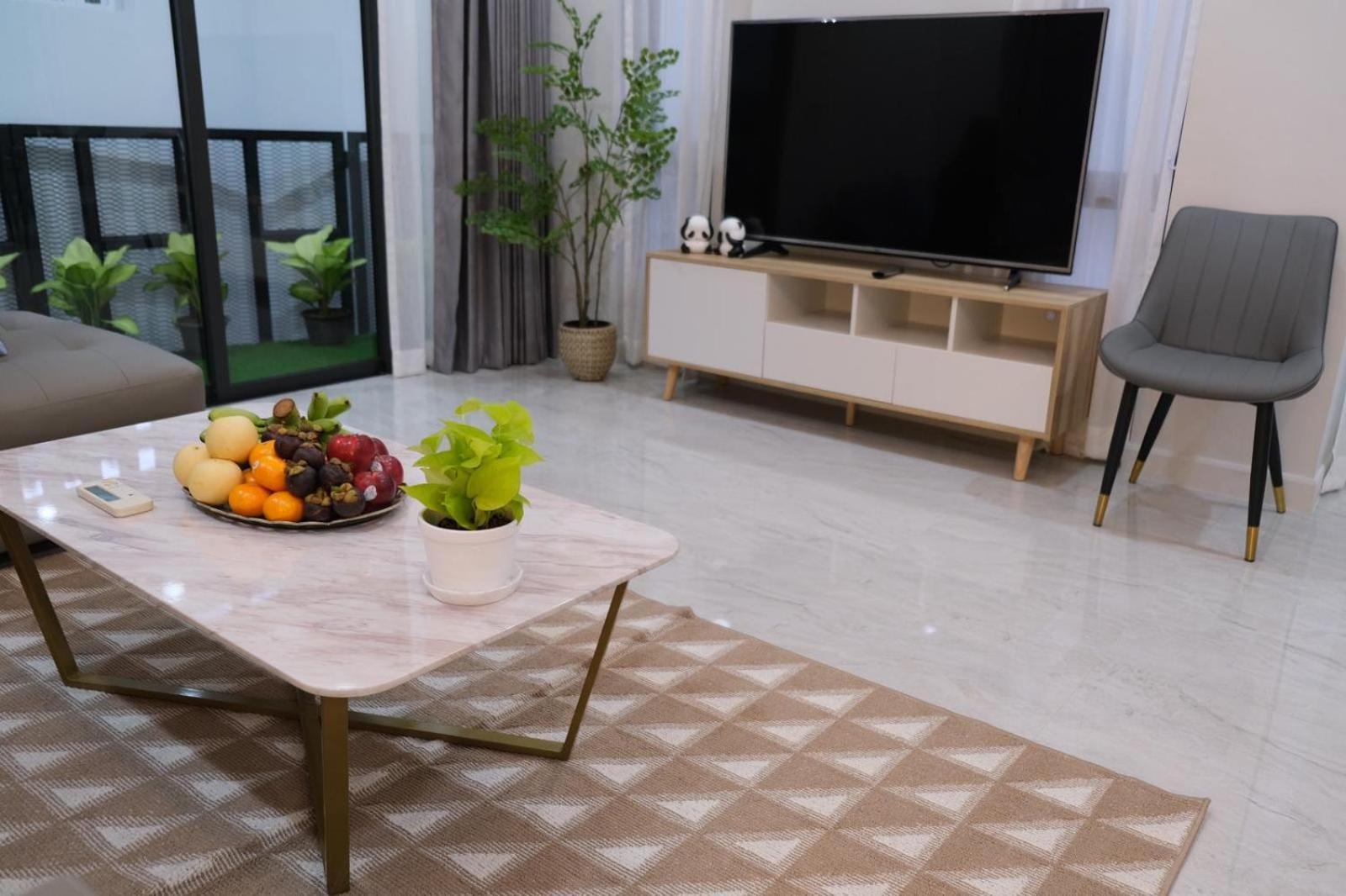 Cheri's Homestay: Townhouse Near Thong Lo Bts