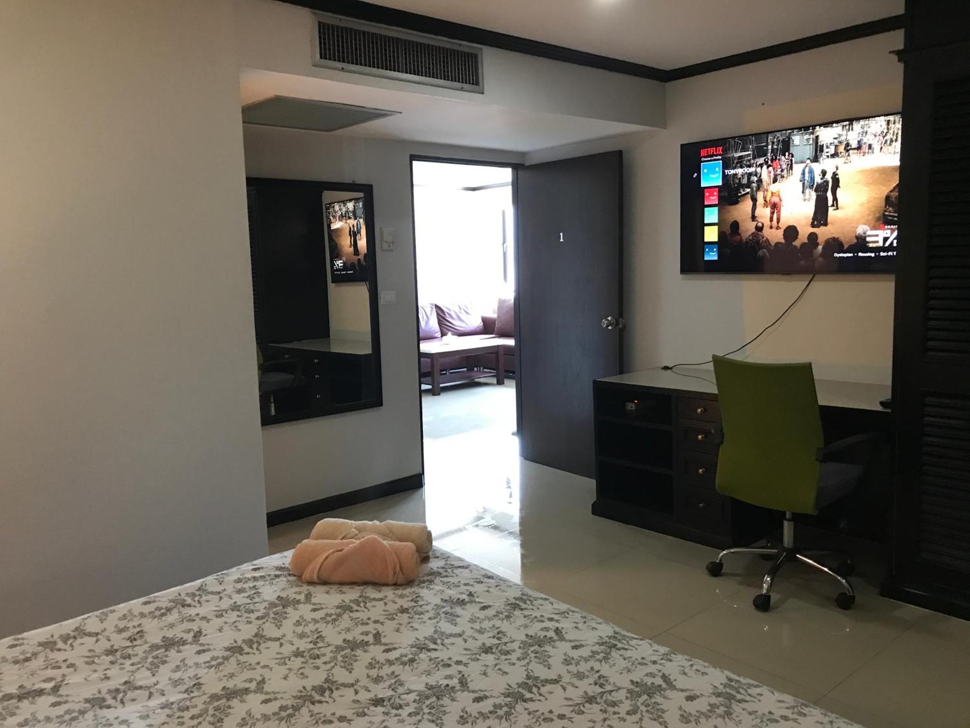 Omnitower Two Bedroom Cozy Appartement Bangkok