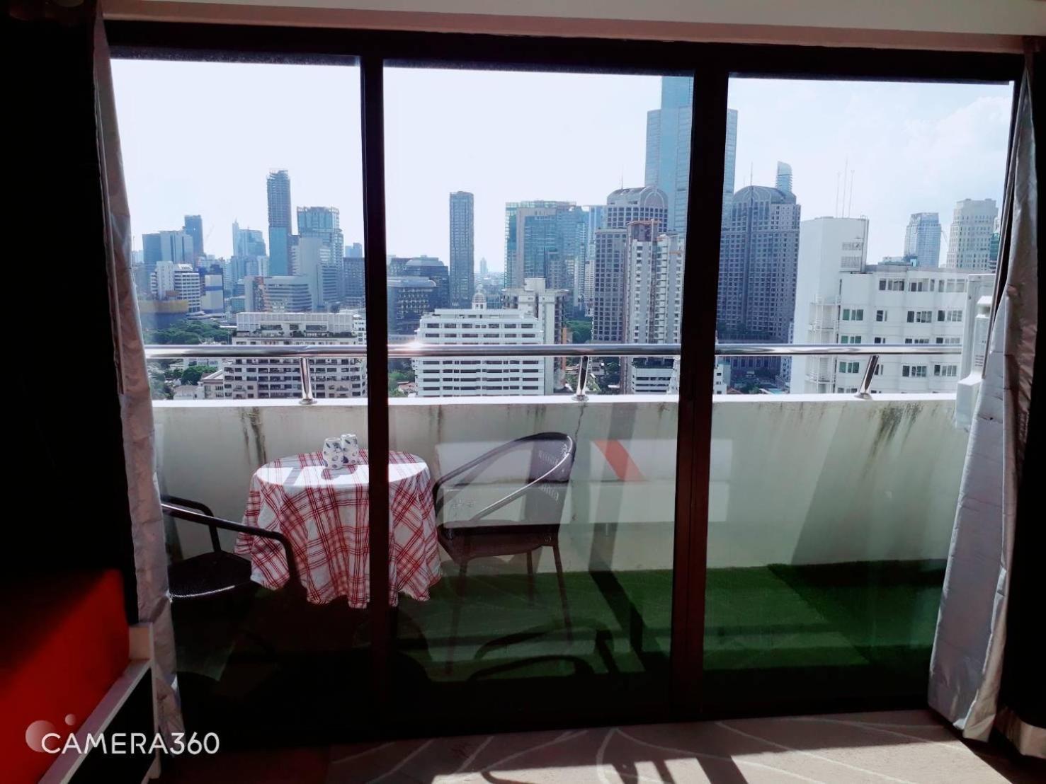 Omnitower Near Nana, With Beautiful Balcony Apartemen *