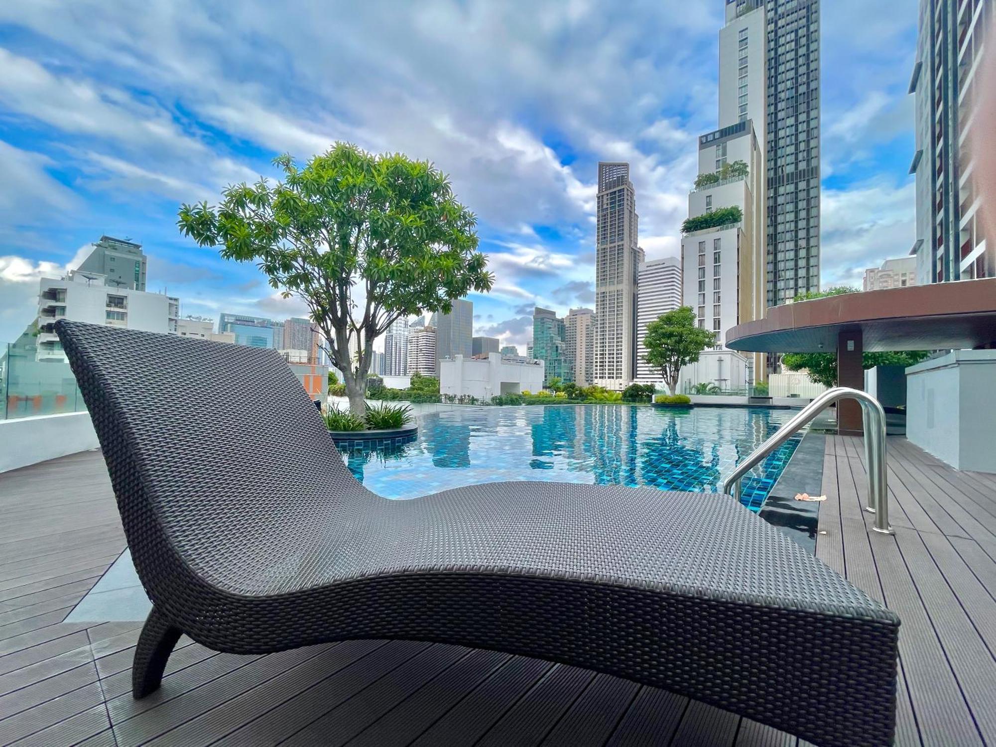 Near Bts Skytrain Free Wifi Apartment *