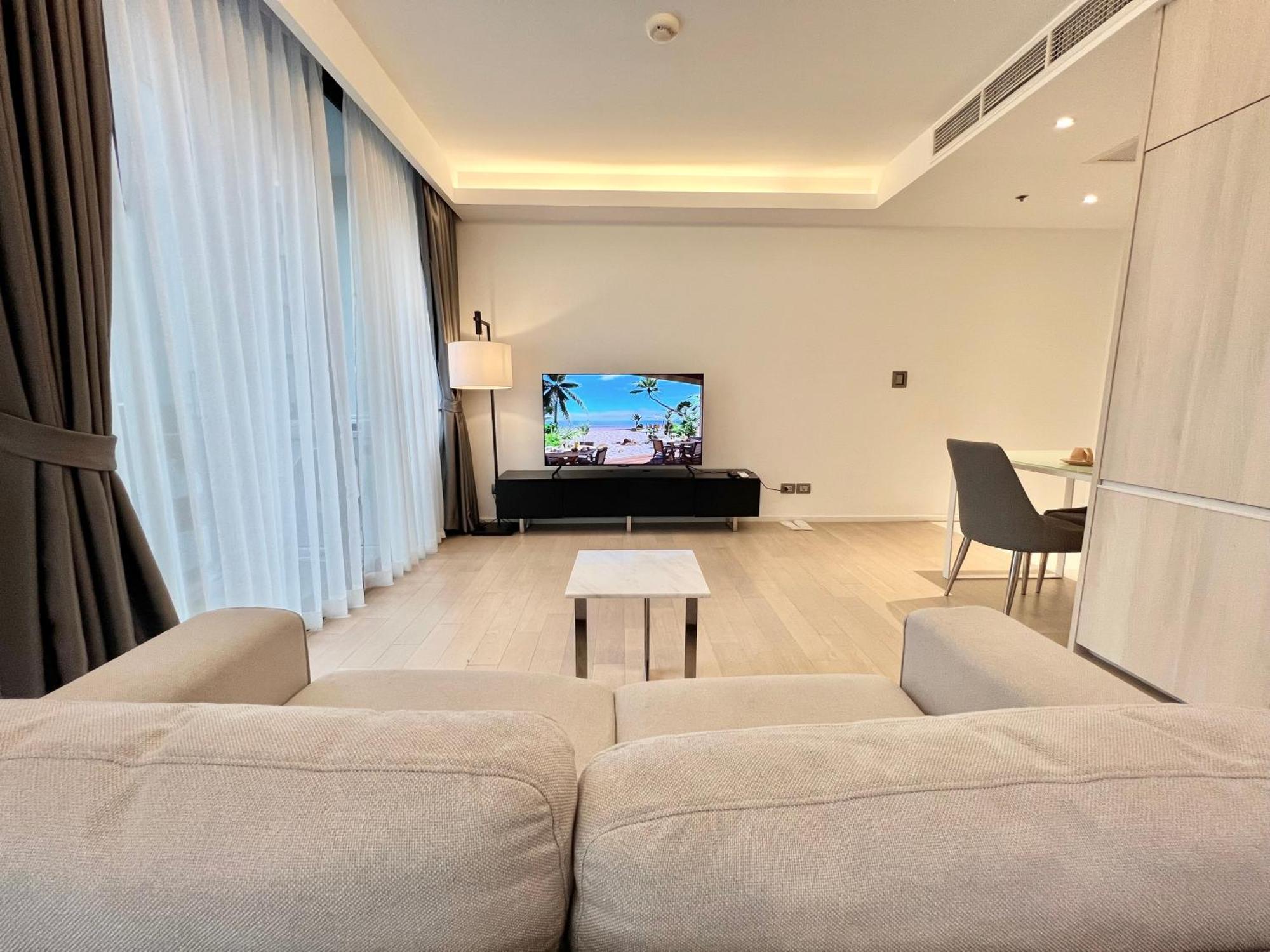 Appartamento Sukhumvit 11#luxury#pool#gym#bts Nana&mrt Sukhumvit#1br#max2ppl Bangkok