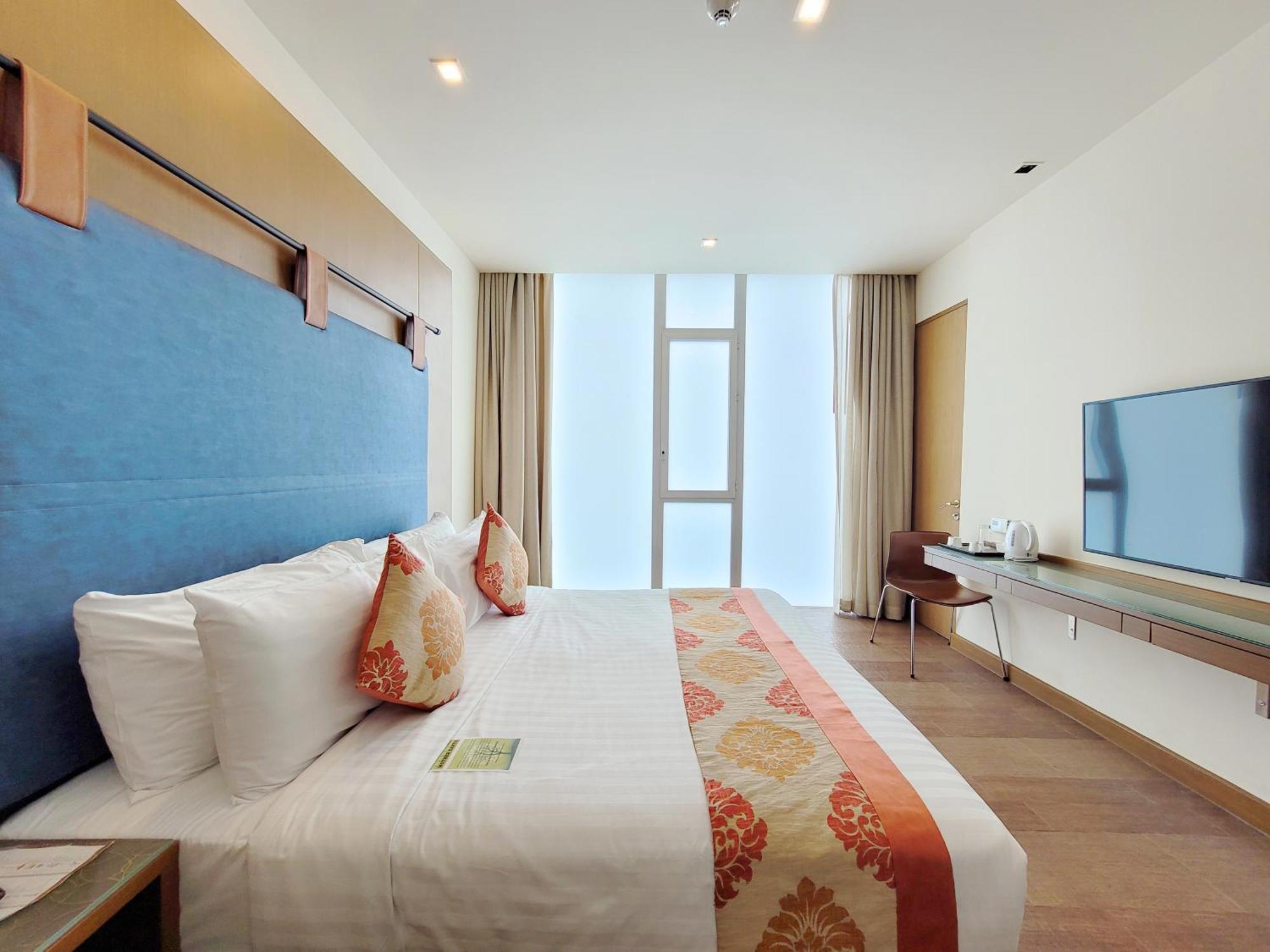 Hotel On 8 Sukhumvit Nana By Compass Hospitality 3*