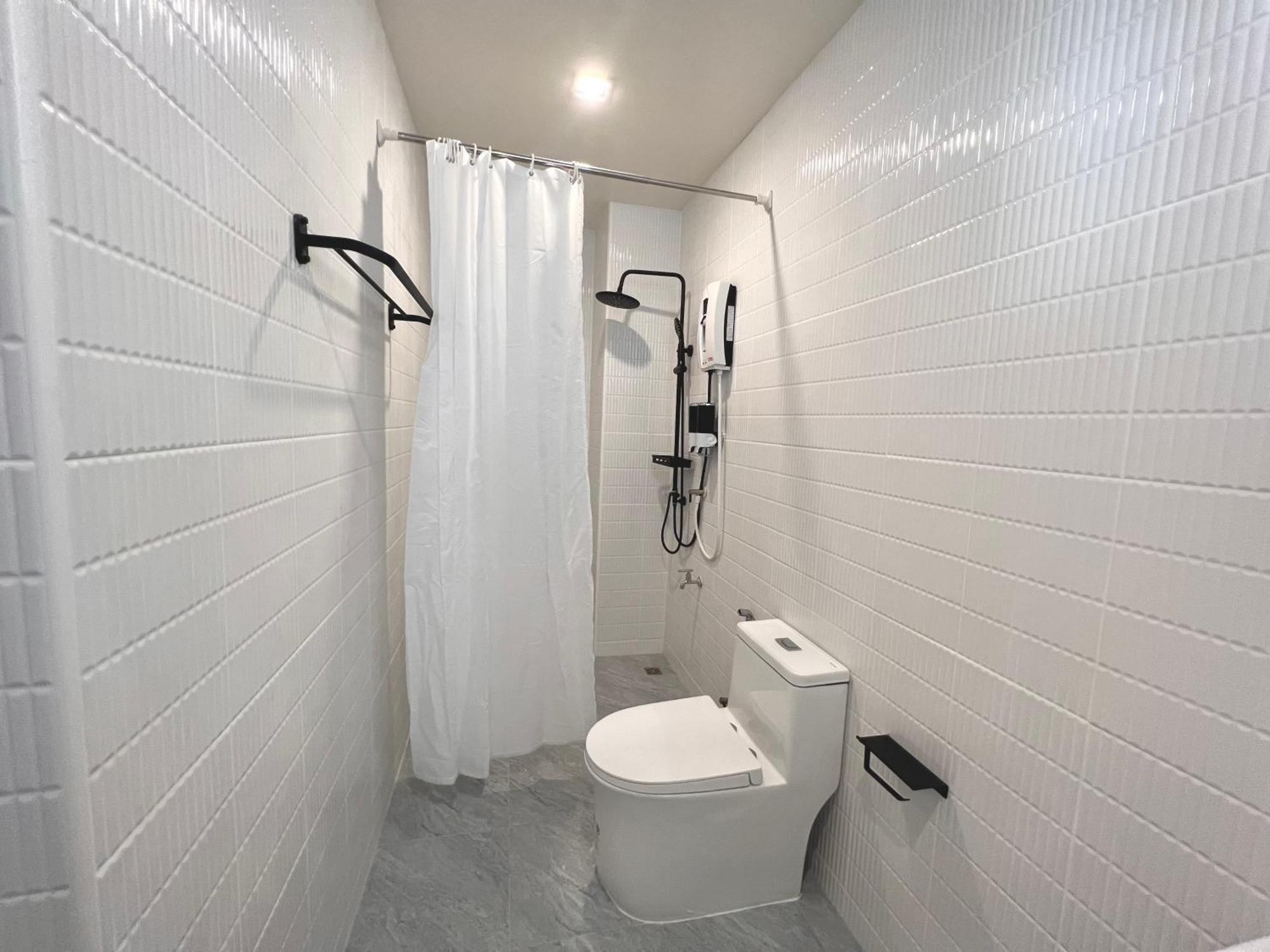 Krung Tone Hostel *