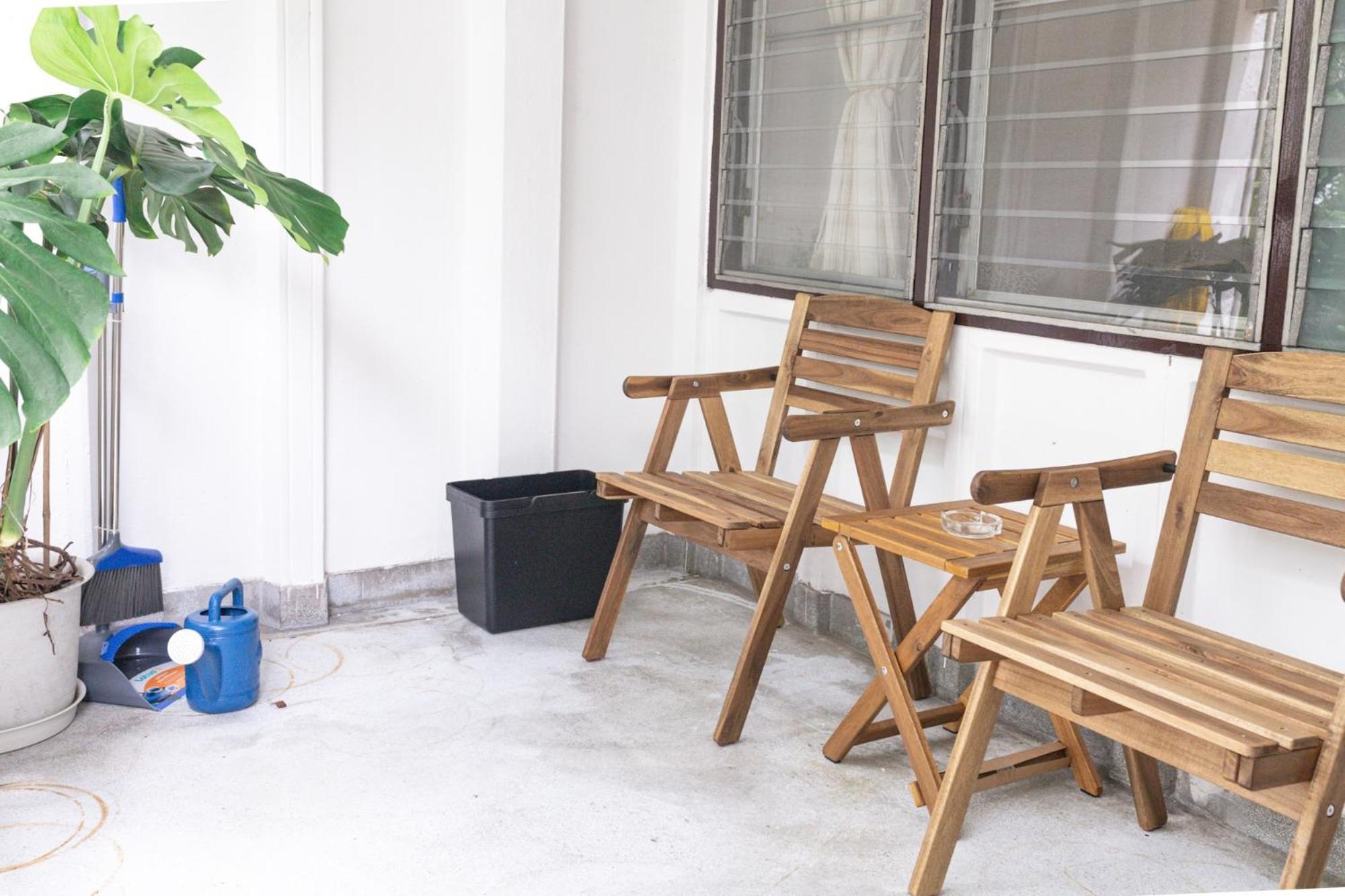 Spacious Low-rise In Appartement