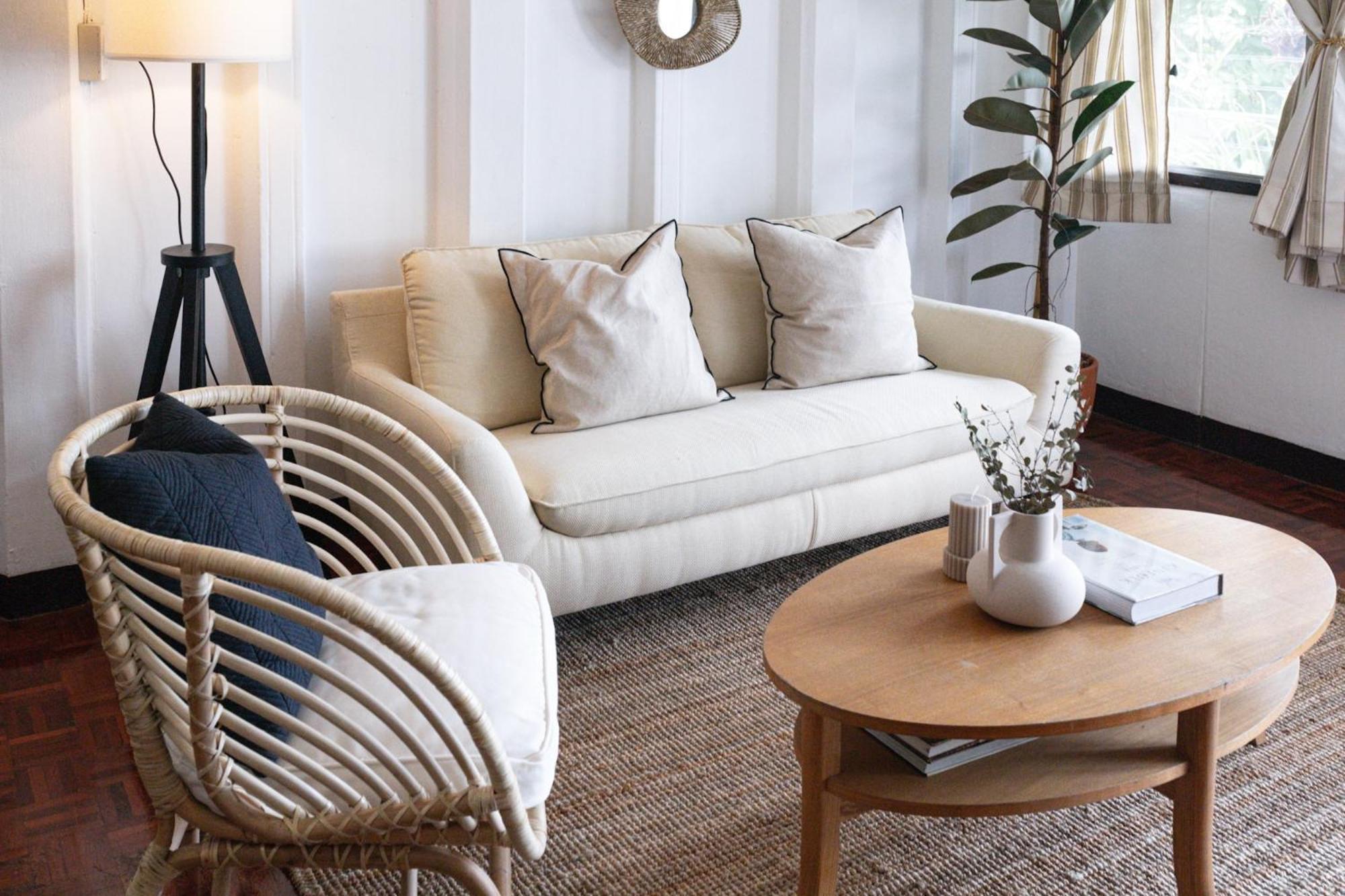 Spacious Low-rise In Appartement