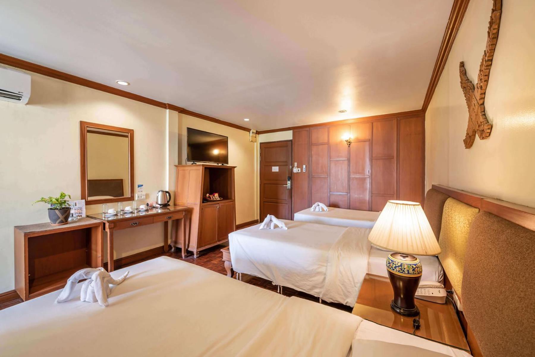 Royal Ivory Sukhumvit Nana Khách sạn 3*