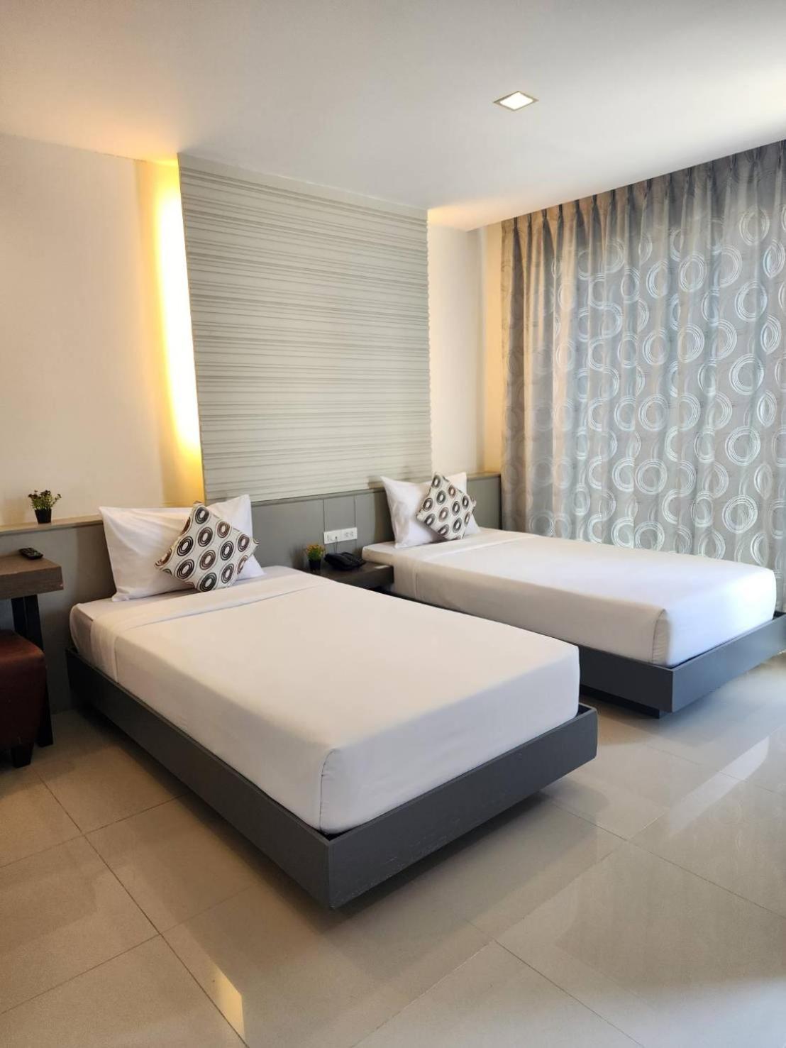 Leenova Hotell 5*